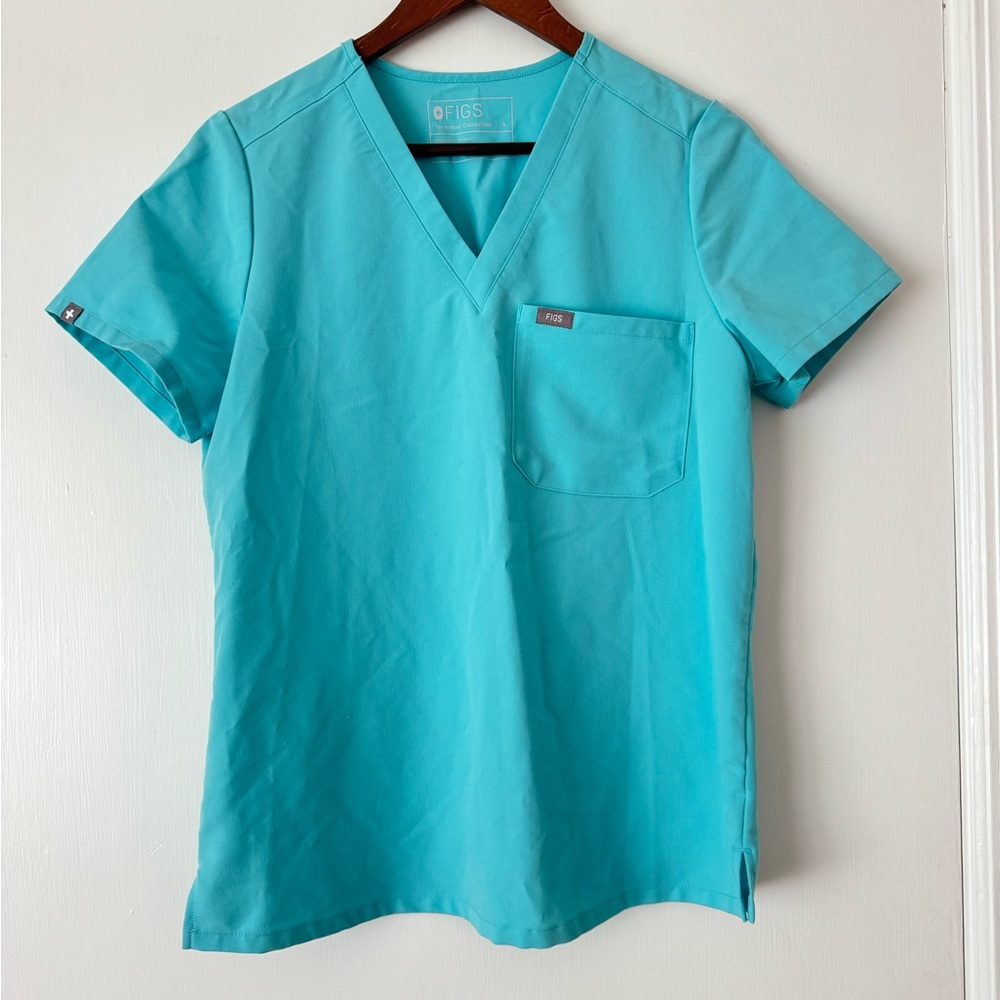 Figs Neon Blue Catarina one- pocket scrub top